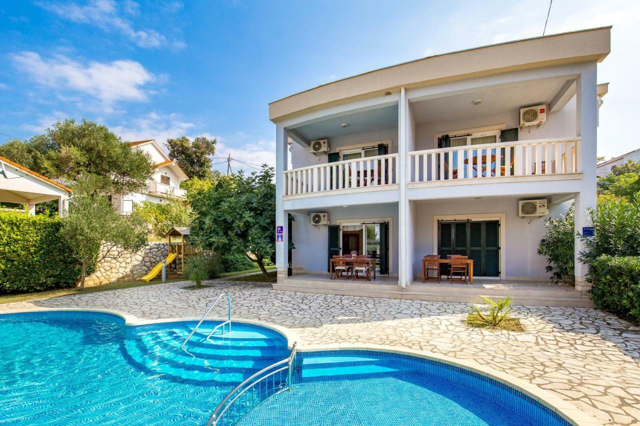 Villas Kampor Ngoại thất bức ảnh