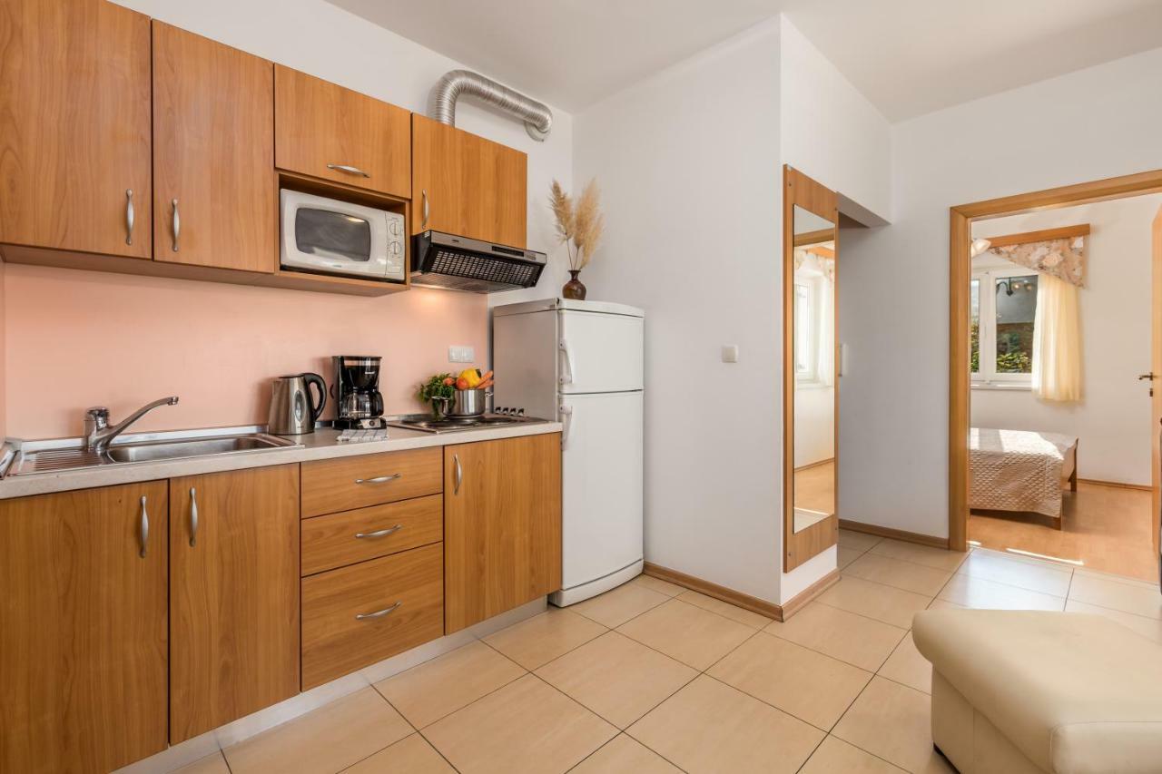 Villas Kampor Ngoại thất bức ảnh