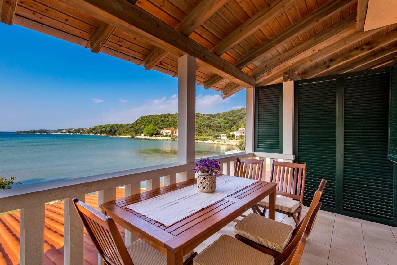 Villas Kampor Ngoại thất bức ảnh
