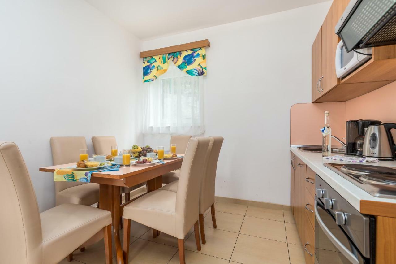 Villas Kampor Ngoại thất bức ảnh