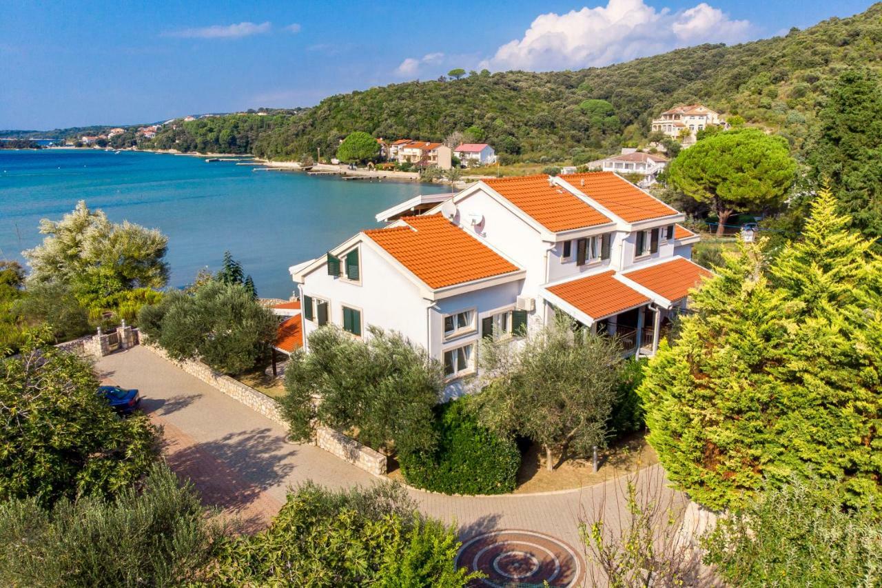 Villas Kampor Ngoại thất bức ảnh