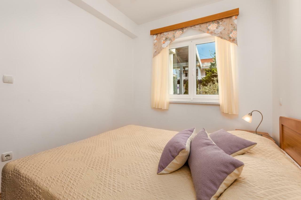 Villas Kampor Ngoại thất bức ảnh