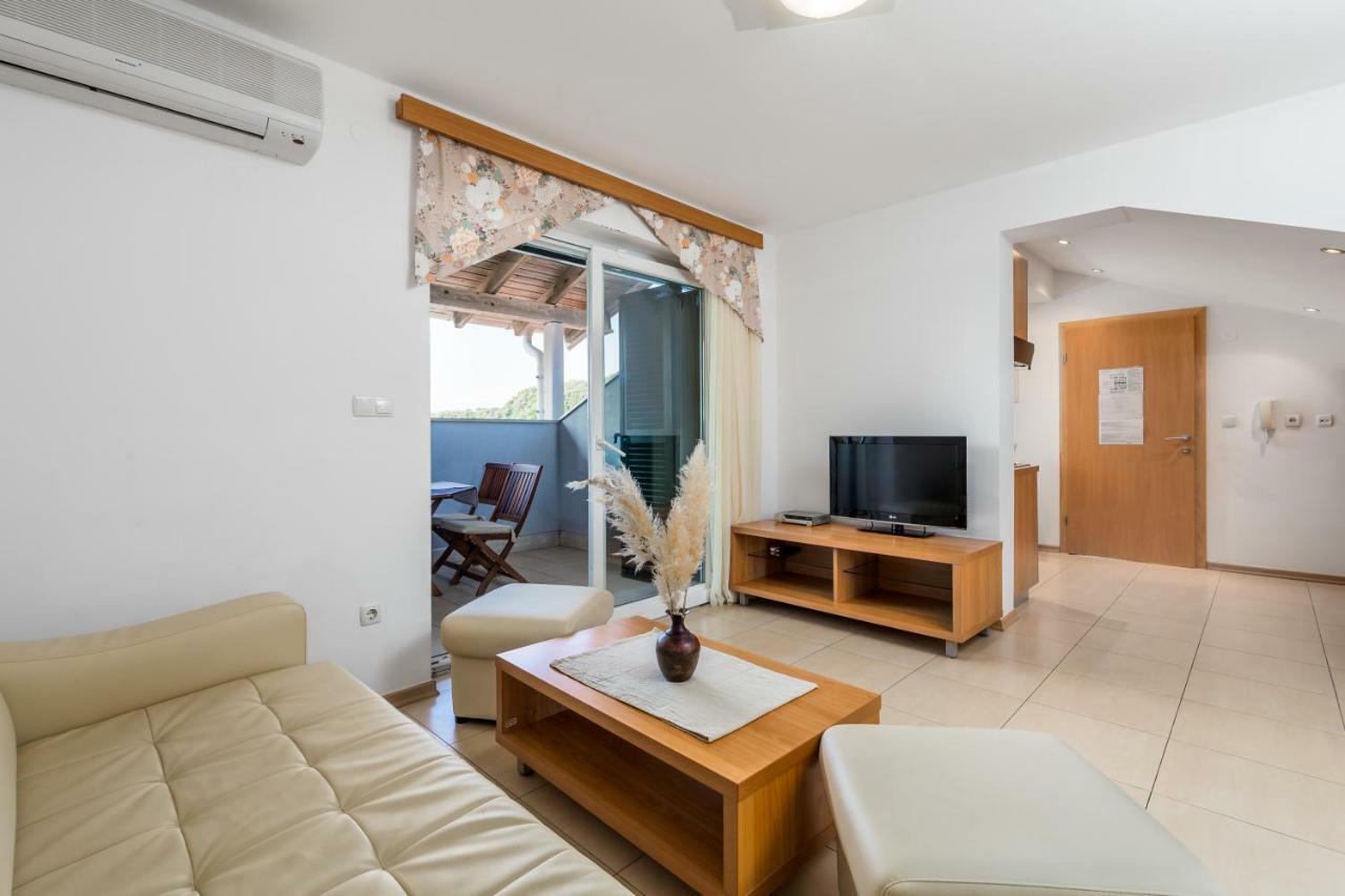 Villas Kampor Ngoại thất bức ảnh